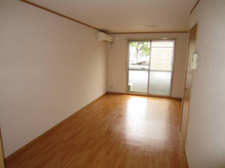 パークアベニュー西原 A棟の居間