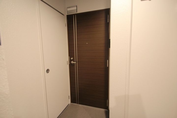 LE DOME府中の玄関