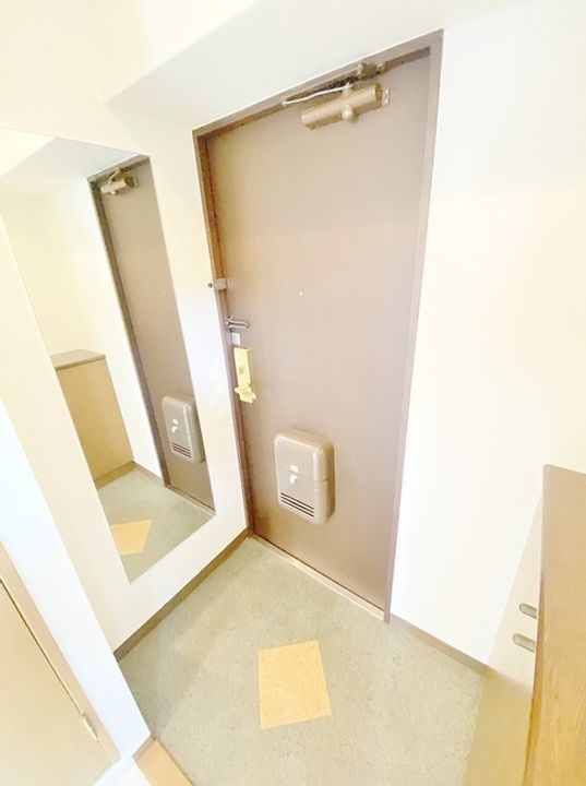 パークモダン新大阪の玄関