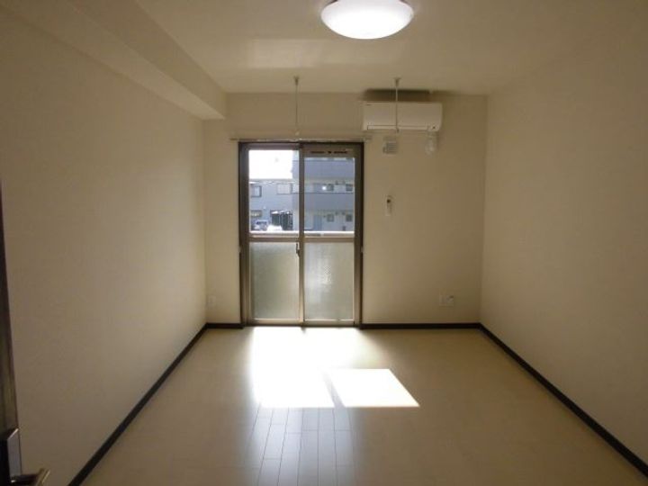 ファンロジュマンIIの居間