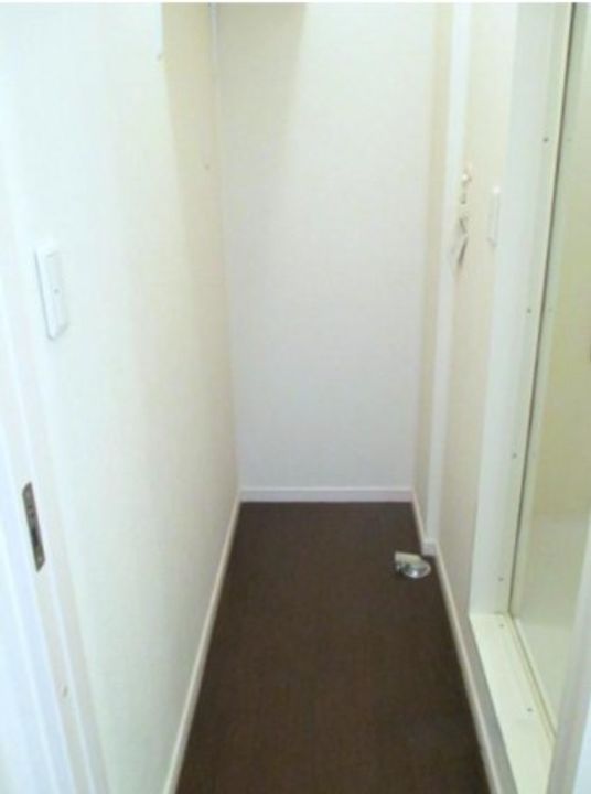 千葉県習志野市屋敷2(アパート)の賃貸物件の玄関