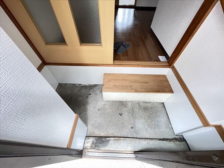 大阪府八尾市西山本町2(一戸建)の賃貸物件の玄関