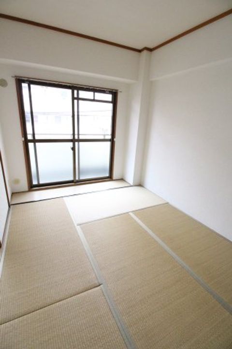 大阪府大阪市東淀川区東淡路4(マンション)の賃貸物件の居間