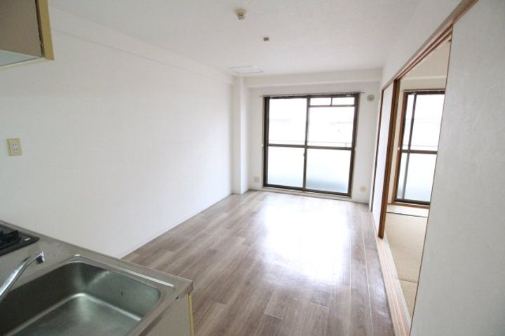 大阪府大阪市東淀川区東淡路4(マンション)の賃貸物件の居間