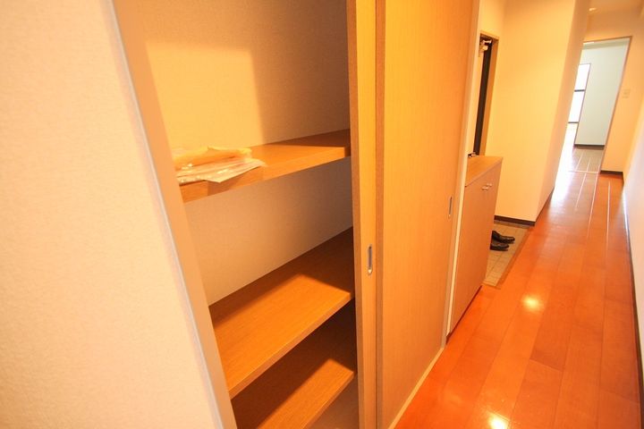 メノーコダマの玄関