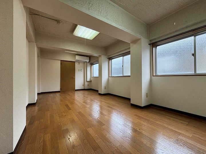 上賀茂松柏の内装