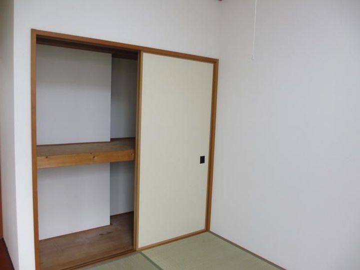 レヴール綾田の内装