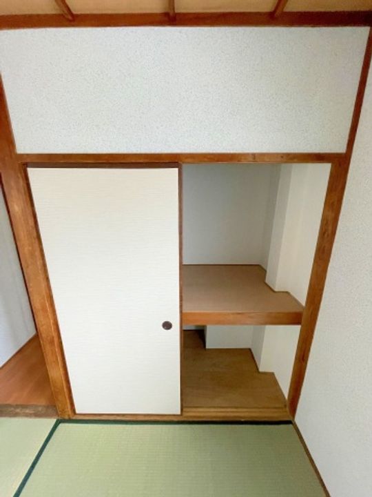 折出アパートの内装