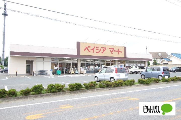 リアン・ラジュールの周辺