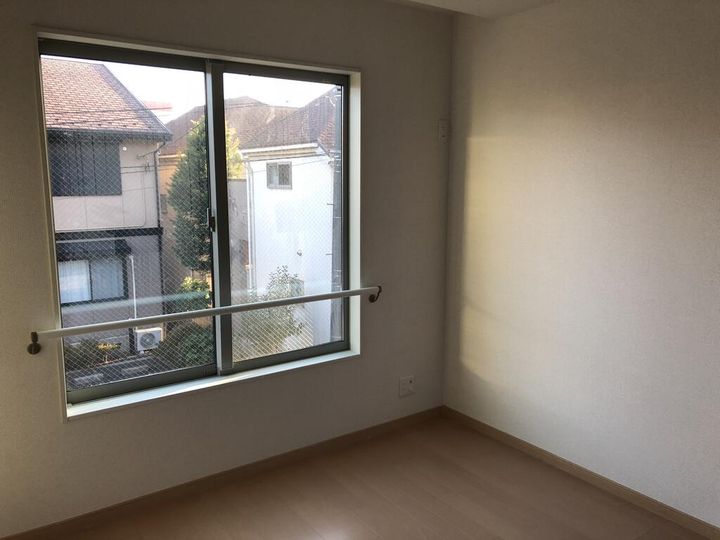アートヒルズ春日町2の居間