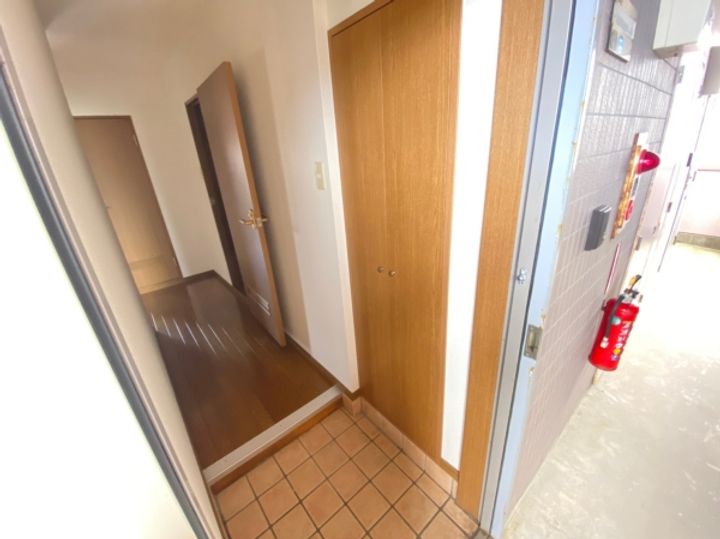 グランシャトーS 2の玄関