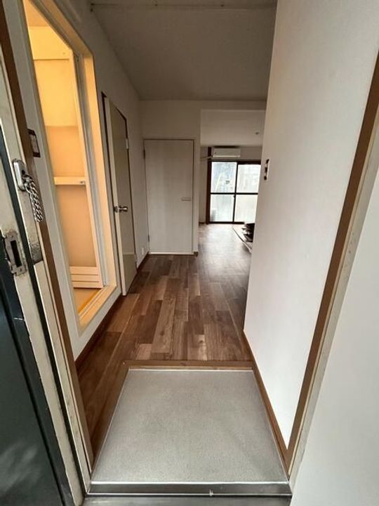 コーポ旭の玄関