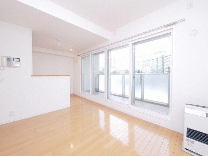 レオーネ中島公園の居間