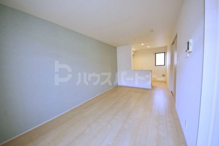 リーブルファイン三郷新和III 1号棟の居間