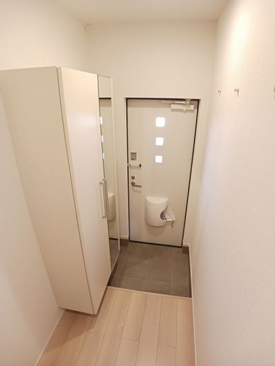 群馬県伊勢崎市山王町(アパート)の賃貸物件の玄関