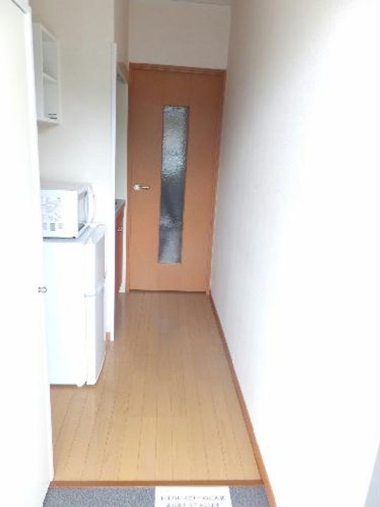 レオパレスズーデングッチの玄関