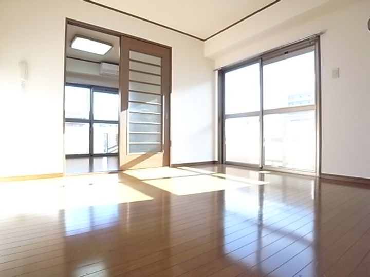 兵庫県神戸市灘区友田町2(マンション)の賃貸物件の居間