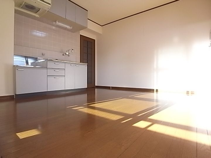 兵庫県神戸市灘区友田町2(マンション)の賃貸物件の居間