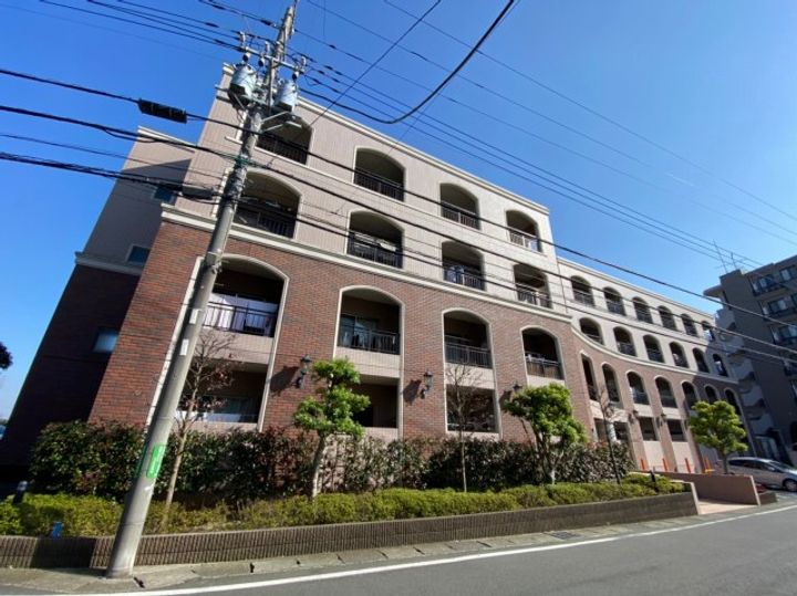 グランドール梶ヶ谷の外観