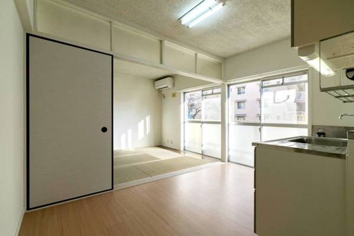 ビレッジハウス井口2号棟の居間