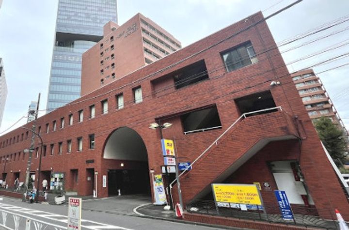 ニューステートメナ―の外観