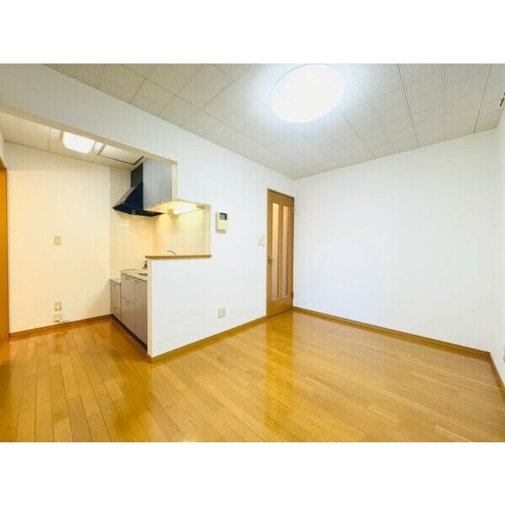 北海道札幌市中央区南六条西18(アパート)の賃貸物件の居間