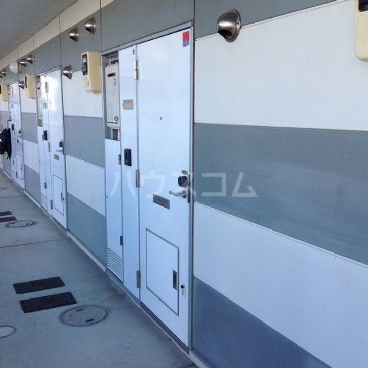 レオパレスEASEIIの玄関