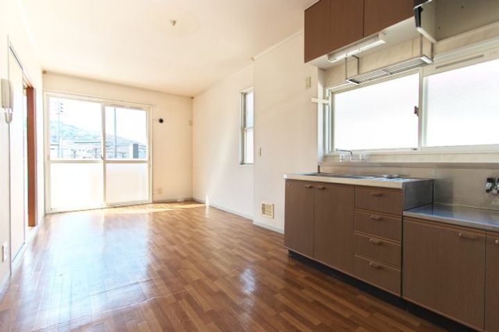 エステート広Dの居間