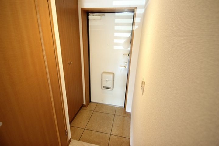 リビュレット大宮の玄関