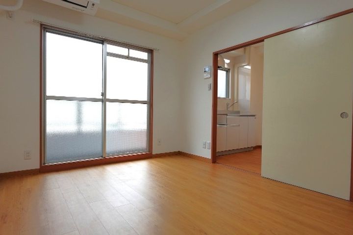 ハイツ西巣鴨の居間