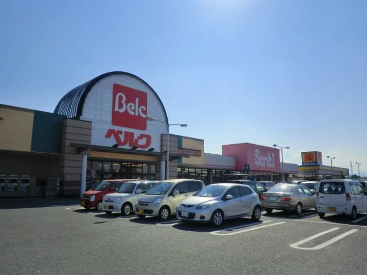 アピタシオンの周辺