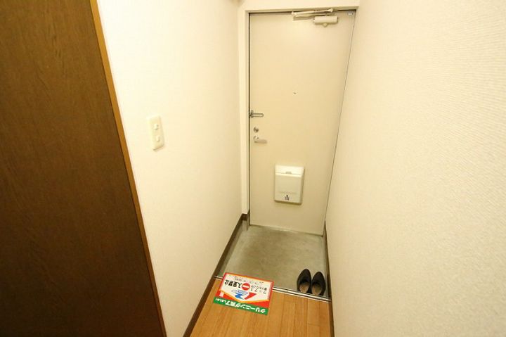 レジデンス・エイの玄関