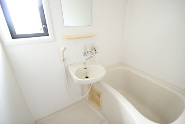 ベージュ緑井の風呂