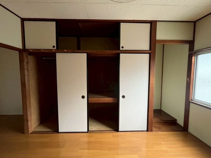 平荘(西棟)の内装