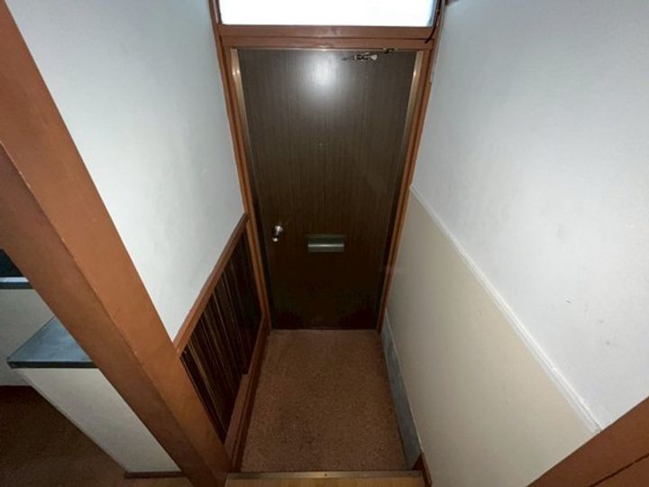 平荘(西棟)の玄関