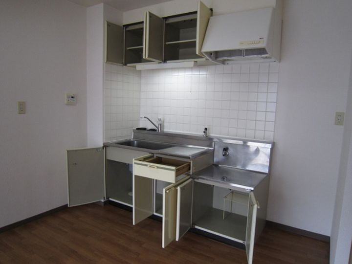 神奈川県茅ヶ崎市幸町(マンション)の賃貸物件のキッチン