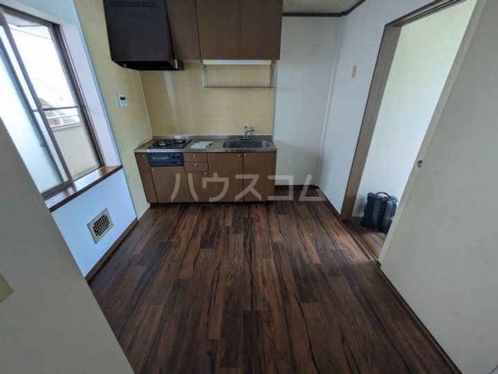 メゾン藤ビルの居間