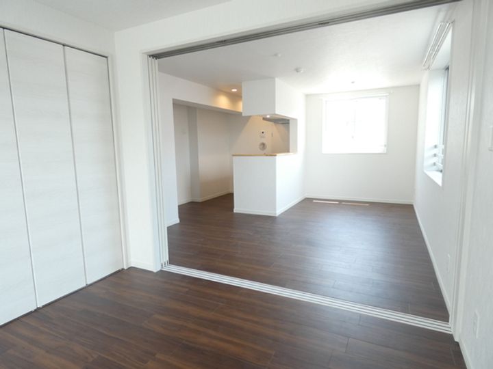 BASE都立大の居間