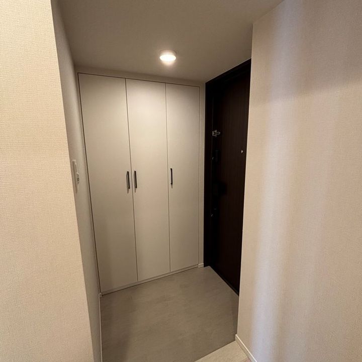パークアクシス上野グレイスコートの玄関