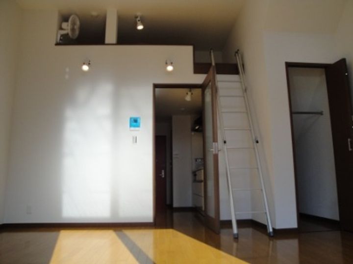 ソレイユ ネージュの居間