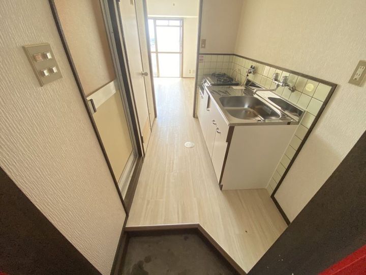 笹貫マンションの玄関