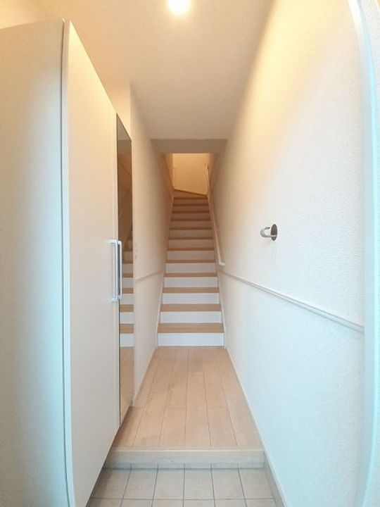 カーサ・明Bの玄関