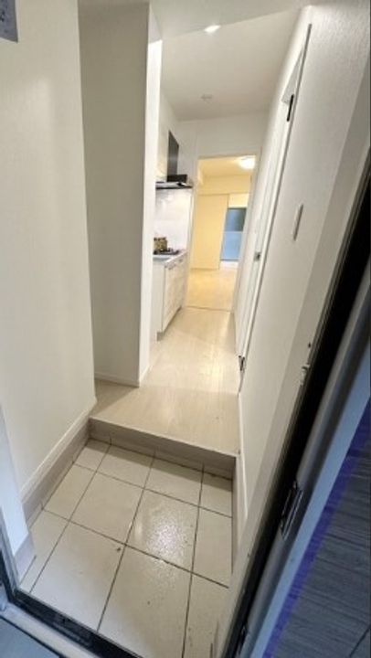 埼玉県草加市旭町5(アパート)の賃貸物件の玄関