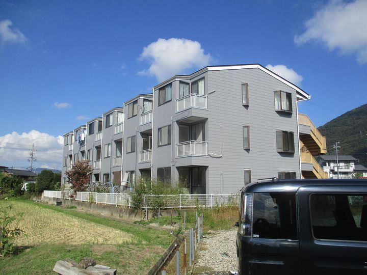 長野県千曲市大字戸倉(マンション)の賃貸物件の外観