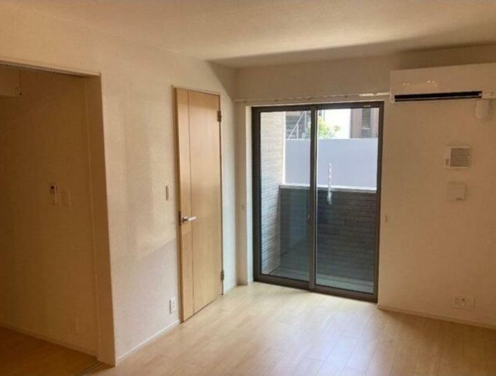 神奈川県横浜市神奈川区旭ケ丘(アパート)の賃貸物件の居間