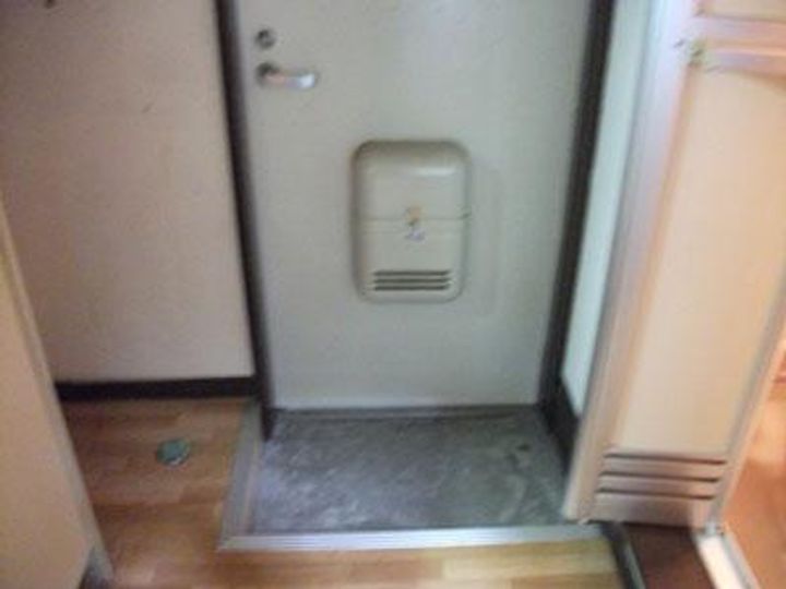 サニーフラット田上の玄関