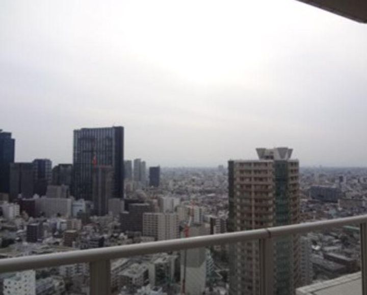 ファーストリアルタワー新宿の内装