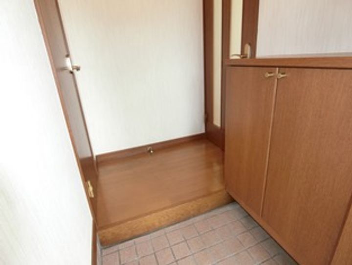 北海道千歳市住吉4(アパート)の賃貸物件の玄関