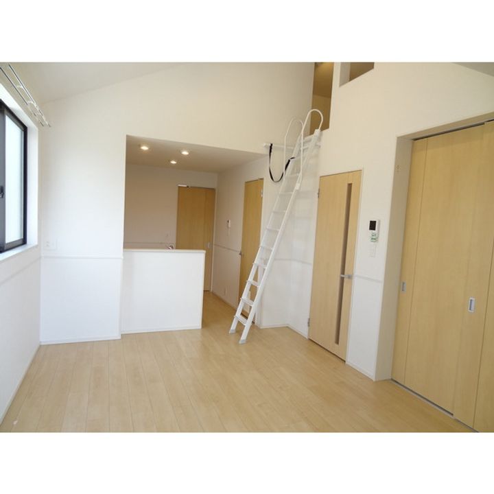 セントラル ビスタ 半田の居間