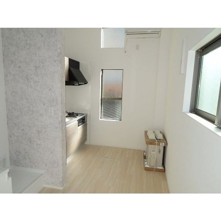 愛知県名古屋市南区道徳新町4(アパート)の賃貸物件の居間